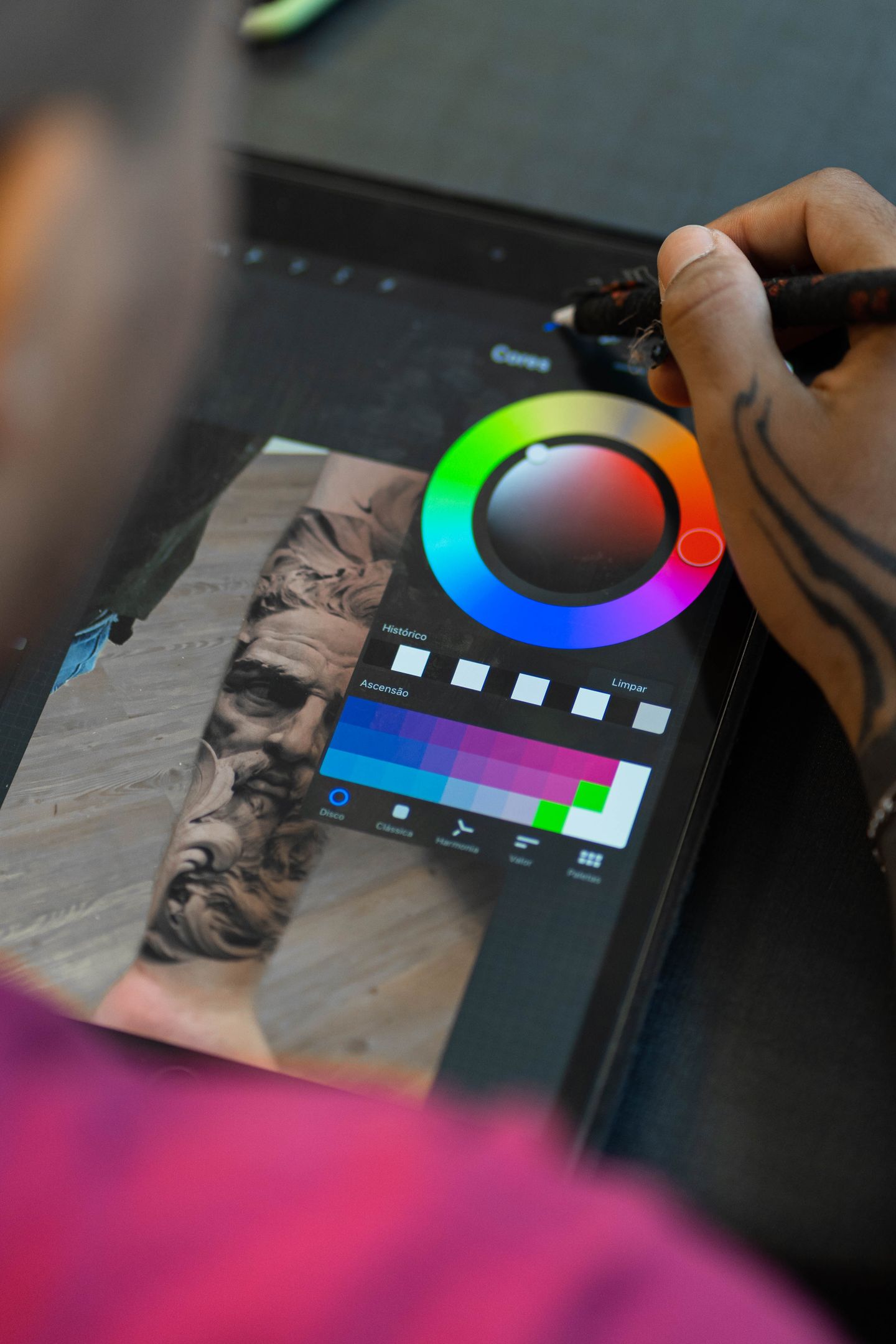 Selecting colours in design software